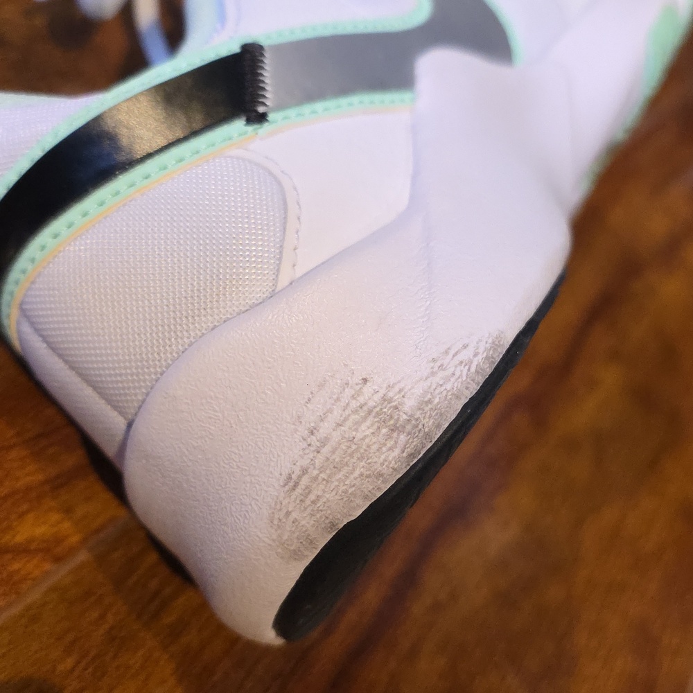 Nike Legend Essential Sneakers Women's 7 - Picture 9 of 11
